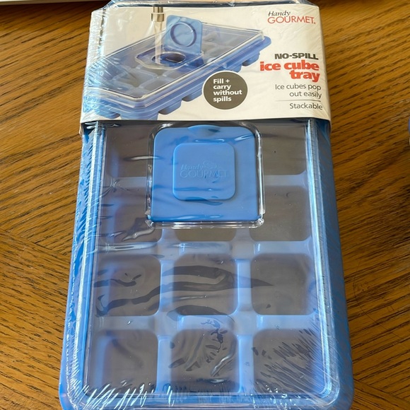 2 Handy Gourmet No-Spill Ice Cube Trays NWT - Picture 2 of 7